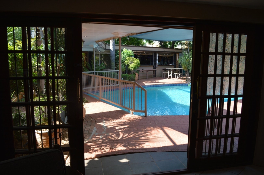 8 Bedroom Property for Sale in Flamwood North West